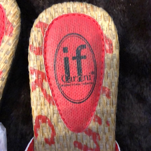 Sandals - Picture 5 of 6